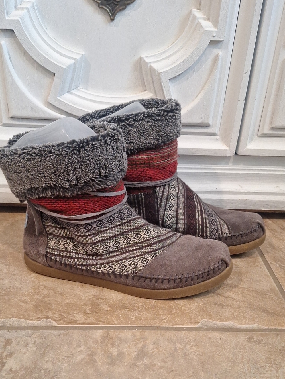 Tom's Nepal Winter Moccasin Pull On Boot 9.5 SZ